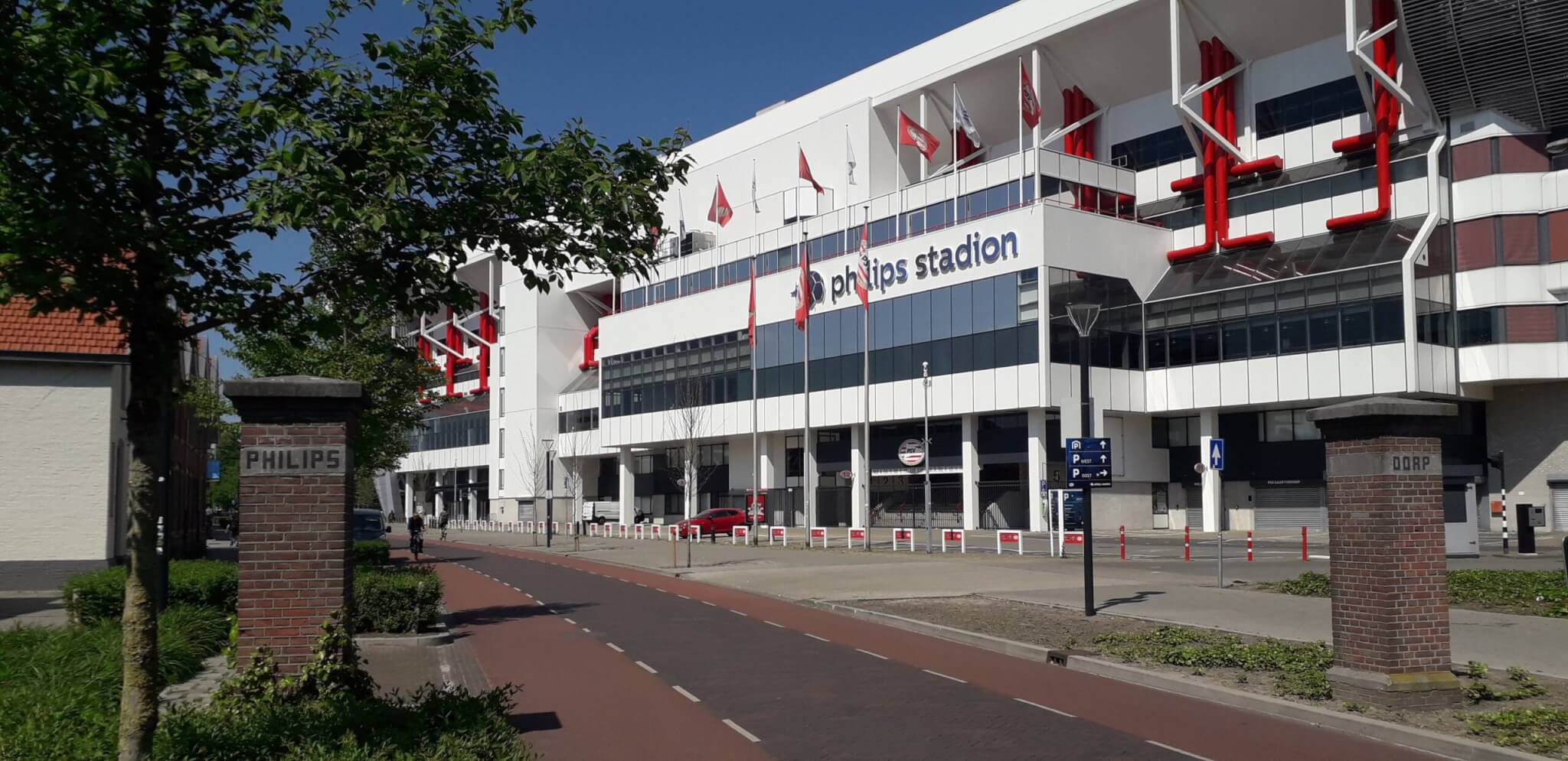 Philips stadion zijde Frederiklaan